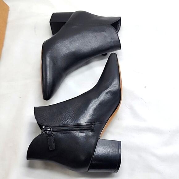 COLE HAAN ELYSE BLACK 100% LEATHER BOOTIES LADIES 6.5 NWOB - Picture 9 of 16